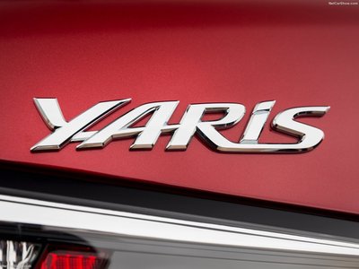 Toyota Yaris Sedan 2016 Mouse Pad 1248824
