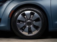 Chrysler Pacifica 2017 Poster 1249347