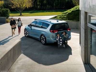 Chrysler Pacifica 2017 Poster 1249348