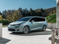 Chrysler Pacifica 2017 Poster 1249385