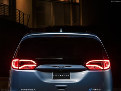 Chrysler Pacifica 2017 Mouse Pad 1249406