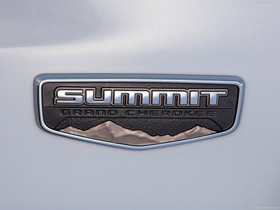 Jeep Grand Cherokee Summit 2017 wooden framed poster