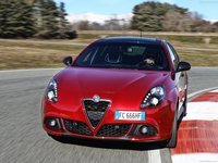 Alfa Romeo Giulietta 2017 Mouse Pad 1253447