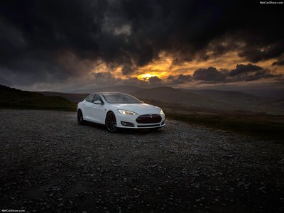 Tesla Model S UK 2013 Poster 1254430