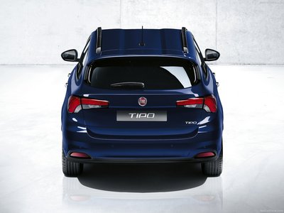 Fiat Tipo Station Wagon 2017 Poster 1257174