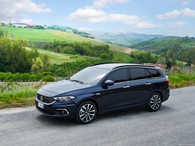Fiat Tipo Station Wagon 2017 Poster 1257177