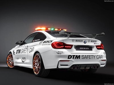 BMW M4 GTS DTM Safety Car 2016 mug