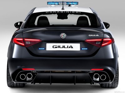 Alfa Romeo Giulia Quadrifoglio Carabinieri 2017 poster