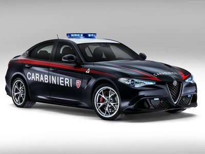 Alfa Romeo Giulia Quadrifoglio Carabinieri 2017 mug
