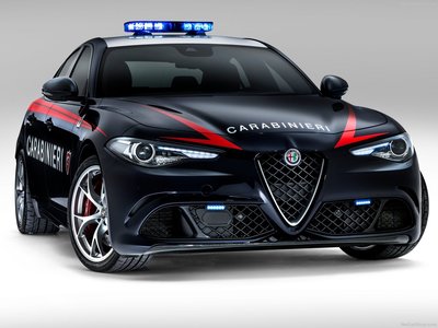 Alfa Romeo Giulia Quadrifoglio Carabinieri 2017 Tank Top