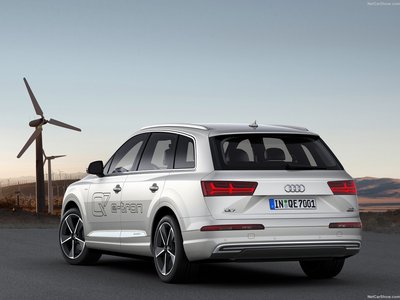 Audi Q7 e-tron 3.0 TDI quattro 2017 magic mug #1262614