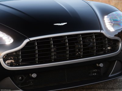 Aston Martin V8 Vantage GT Roadster 2015 Mouse Pad 1267556