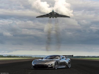 Aston Martin Vulcan 2016 tote bag