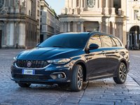 Fiat Tipo Station Wagon 2017 hoodie #1275370
