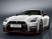 Nissan GT-R Nismo 2017 Mouse Pad 1280557