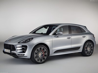 Porsche Macan Turbo with Performance Package 2017 Longsleeve T-shirt