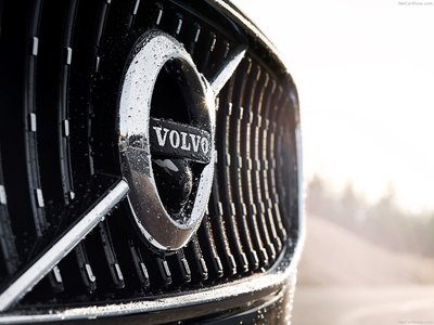 Volvo V90 Cross Country 2017 stickers 1281993