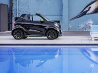 Smart fortwo Cabrio electric drive 2017 hoodie #1282811