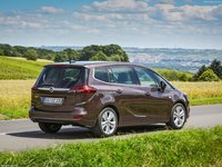 Opel Zafira 2017 Longsleeve T-shirt #1283141