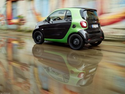 Smart fortwo electric drive 2017 metal framed poster