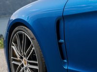 Porsche Panamera 2017 Mouse Pad 1283564