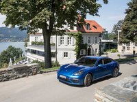 Porsche Panamera 2017 Mouse Pad 1283572