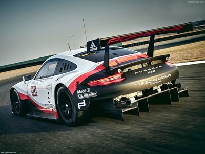 Porsche 911 RSR 2017 tote bag