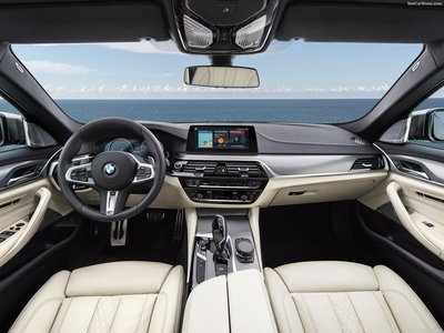 BMW M550i xDrive 2018 tote bag