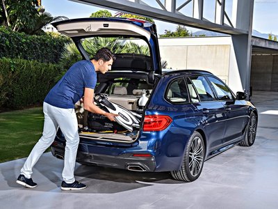 BMW 5-Series Touring 2018 puzzle 1294576