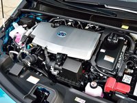 Toyota Prius Plug-in Hybrid 2017 puzzle 1295215