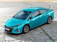 Toyota Prius Plug-in Hybrid 2017 Poster 1295254