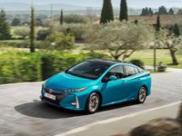 Toyota Prius Plug-in Hybrid 2017 Mouse Pad 1295265