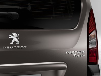 Peugeot Partner Tepee 2016 wooden framed poster