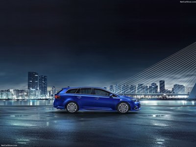 Toyota Avensis 2016 Poster 1297676