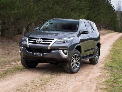 Toyota Fortuner 2016 canvas poster