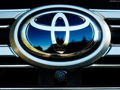 Toyota Land Cruiser 2016 tote bag