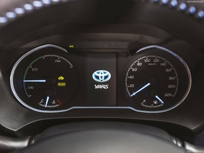 Toyota Yaris 2017 Mouse Pad 1299472