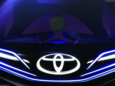 Toyota i-TRIL Concept 2017 Poster 1300199