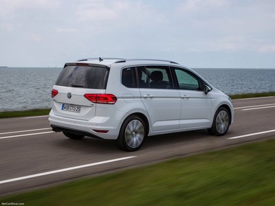 Volkswagen Touran 2016 tote bag