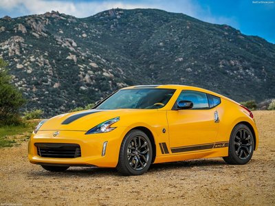 Nissan 370Z Coupe Heritage Edition 2018 canvas poster