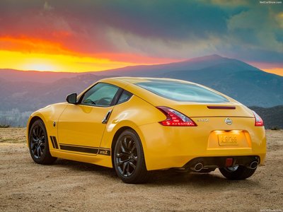 Nissan 370Z Coupe Heritage Edition 2018 puzzle 1301675