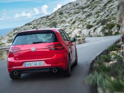 Volkswagen Golf GTI Performance 2017 tote bag
