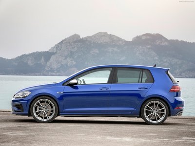 Volkswagen Golf R 2017 mouse pad