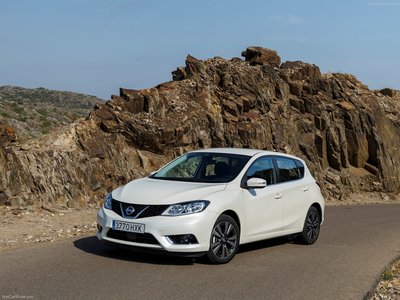 Nissan Pulsar 2015 puzzle 1305089