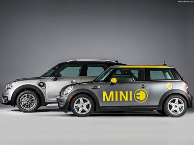 Mini Countryman Plug-in Hybrid 2017 magic mug #1306489