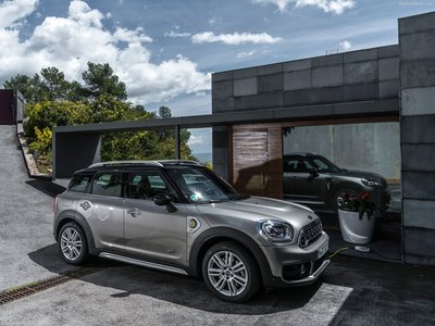 Mini Countryman Plug-in Hybrid 2017 mug #1306507