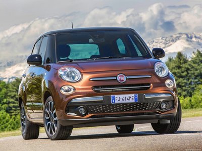 Fiat 500L 2018 Poster with Hanger