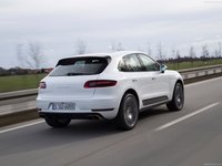 Porsche Macan 2015 Longsleeve T-shirt #1307999