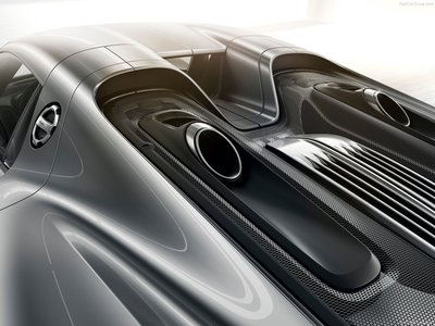 Porsche 918 Spyder 2015 poster