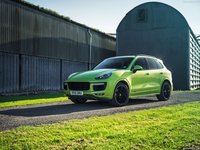 Porsche Cayenne GTS 2015 Mouse Pad 1308383